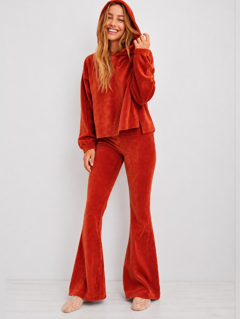 ❤️ AERIE GROOVE ON VELOUR HIGH RISE FLARE LEGGINGS / PANTS & HOODIE SET, MEDIUM